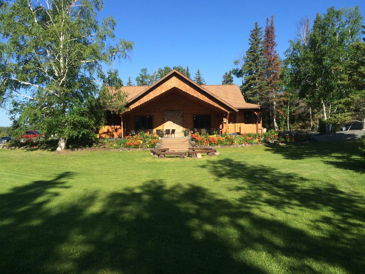 Bakers Narrows Lodge And Conference Center Flin Flon Eksteriør billede