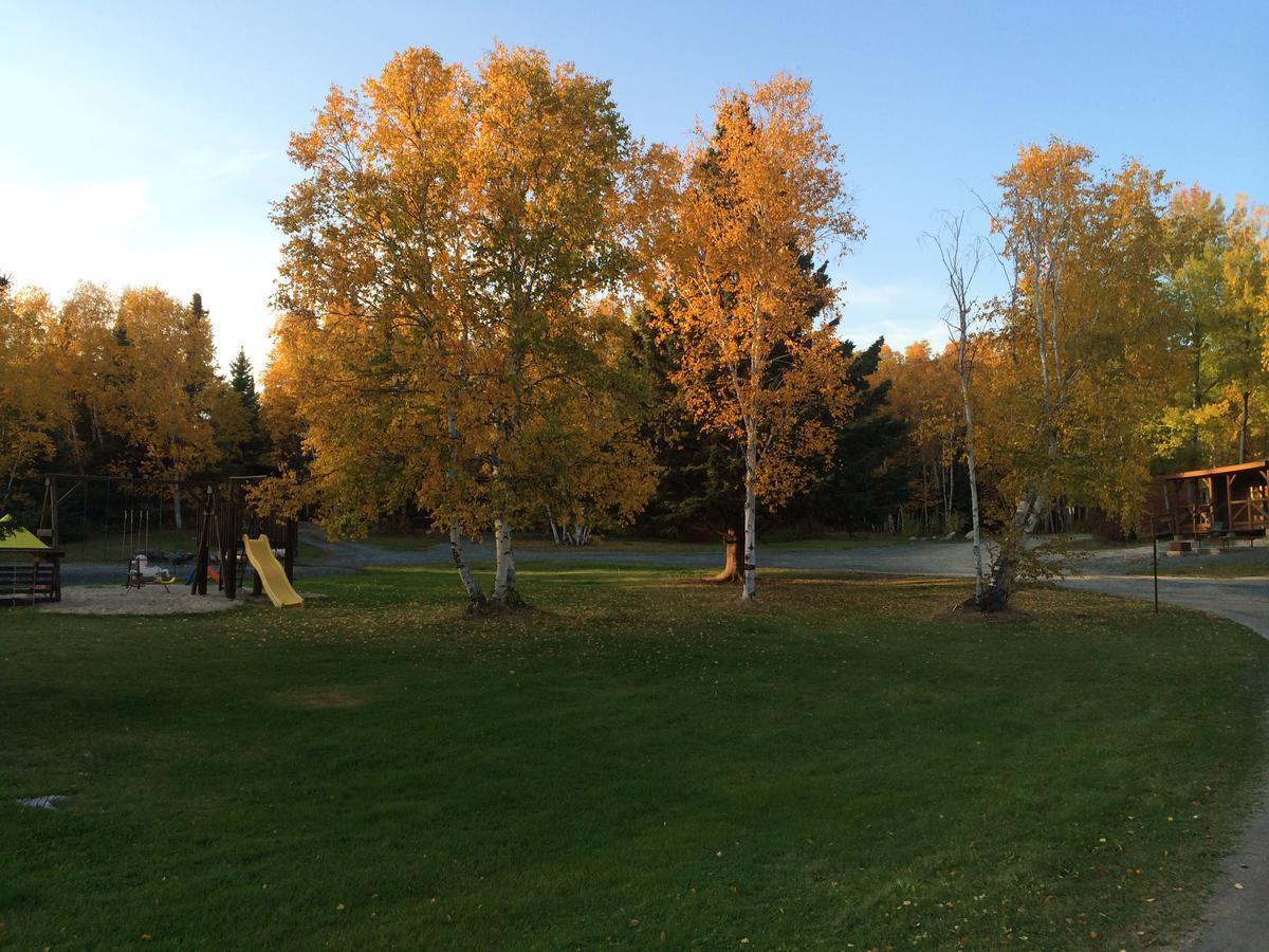 Bakers Narrows Lodge And Conference Center Flin Flon Eksteriør billede