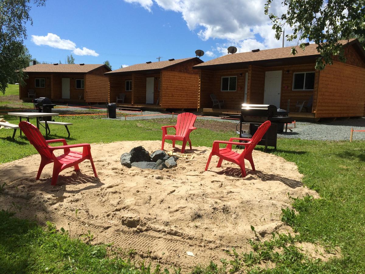 Bakers Narrows Lodge And Conference Center Flin Flon Eksteriør billede